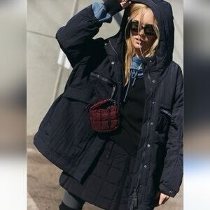 NWT Free People Movement Billie Boxy
Lightweight Insulated Jacket Black size M/L